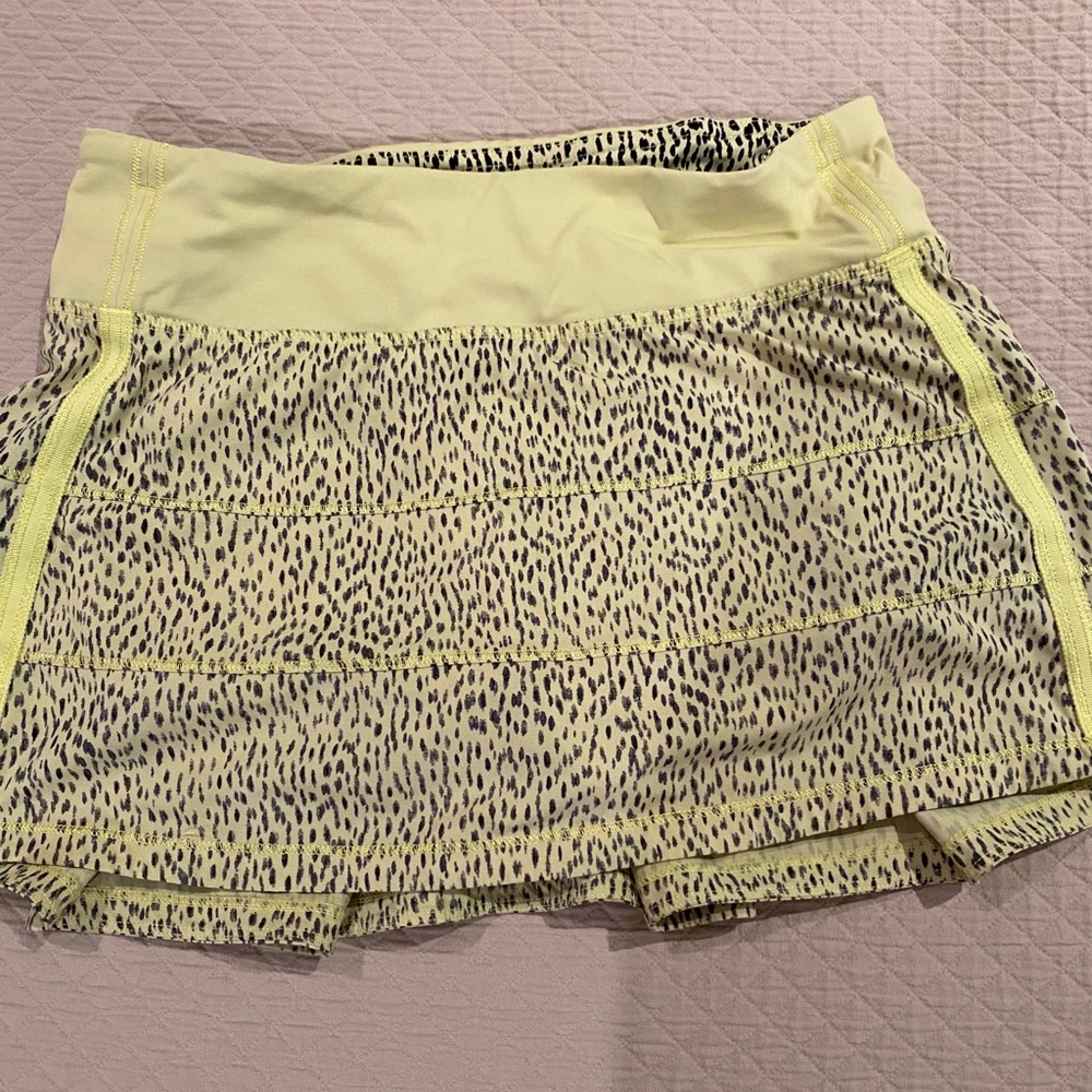 Lululemon size 4 skirt